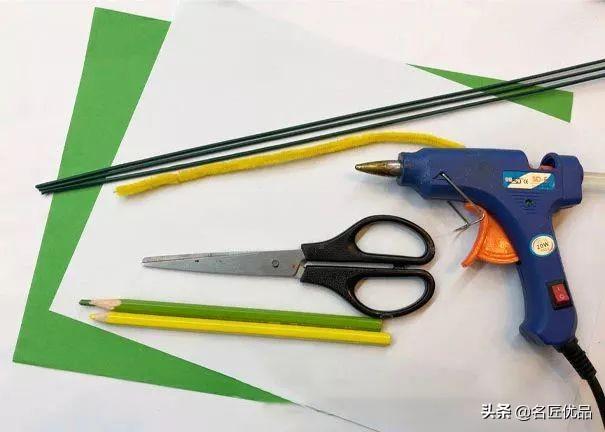 教师节礼物折纸手工花，手工折纸教程（教师节创意手工：一张纸）