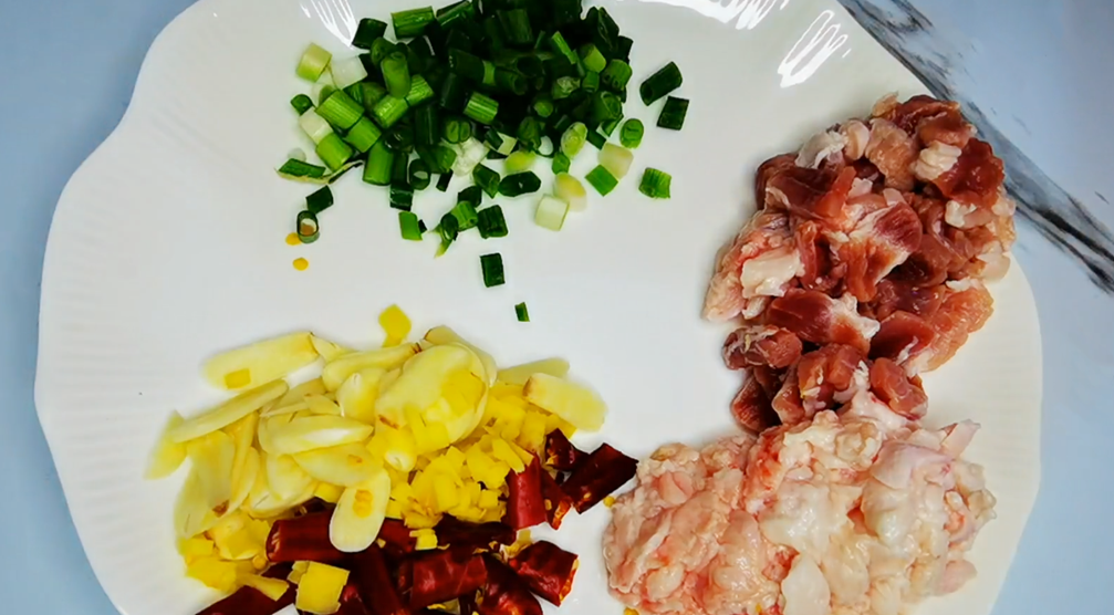 图片[3]-【包菜炒粉条】做法步骤图 不坨不粘锅 好吃又解馋-起舞食谱网