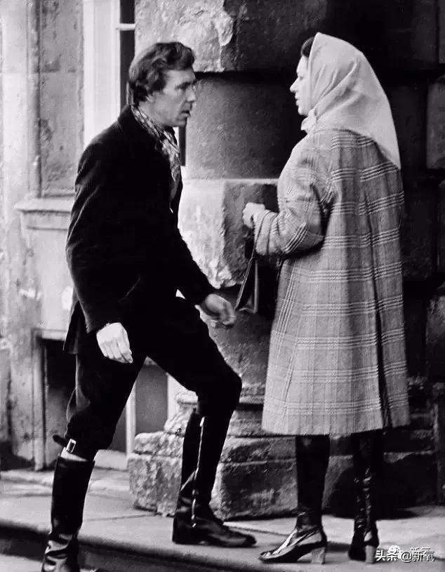 迪士尼在逃公主是什么意思，什么叫迪士尼在逃公主（被娱乐圈女明星玩了一年的在逃公主梗）