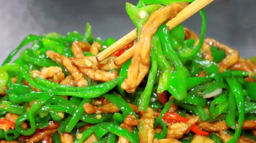 圖片[7]-【青椒肉絲】做法步驟圖 青椒香辣下飯 米飯能吃2大碗-起舞食譜網