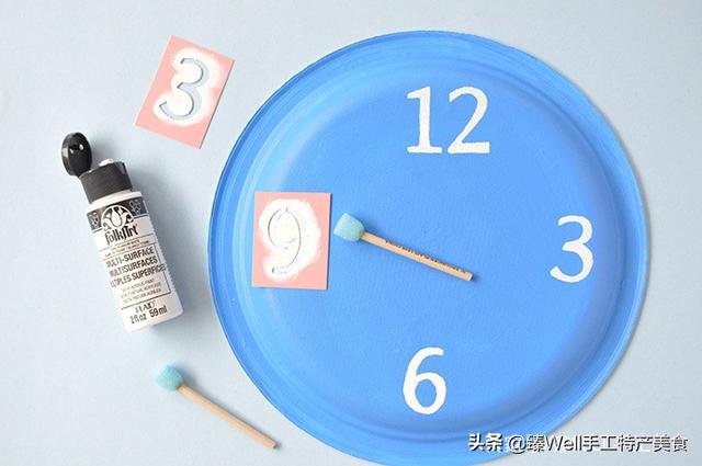 时钟怎么做手工制作，时钟怎么做手工制作大全（教你手工打造美观又舒适的DIY新年装饰品纸盘时钟）