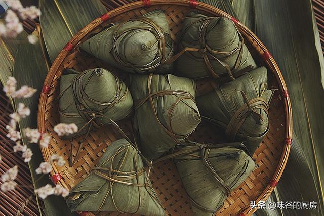 紫米和紫糯米一样吗有什么区别，紫米和紫糯米一样吗有什么区别呢（聪明女人爱吃这粽子）