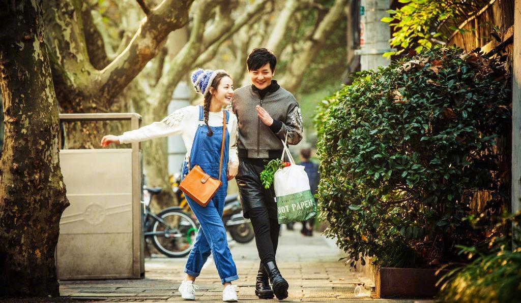 01 两个极端身份的人物遇见,都是因为钱