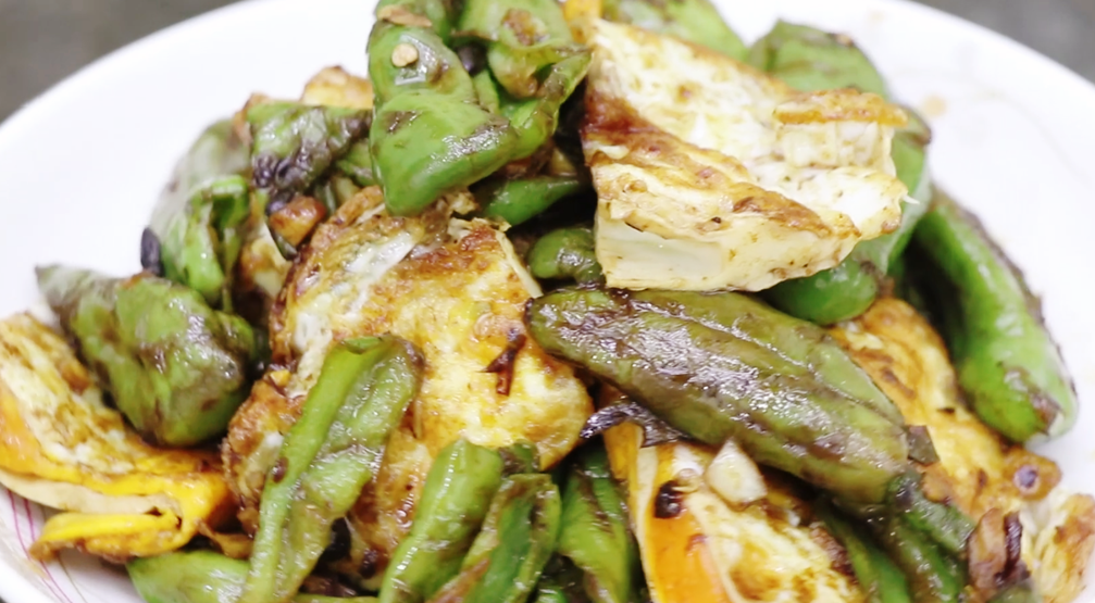 圖片[6]-【虎皮椒炒荷包蛋】做法步驟圖 香辣開胃又下飯 比吃肉還香-起舞食譜網