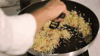 蛋炒饭怎么做好吃，儿童蛋炒饭怎么做好吃（一碗蛋炒饭，怎样做才最好吃）