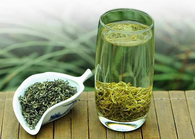 茶果间作种植方式的茶是什么，采用茶果间中种植的是什么茶（碧螺春是款什么茶）