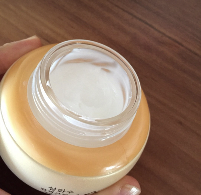 雪花秀美白系列好用吗，雪花秀哪个系列美白效果好（雪花秀滋阴祛黄套装真的好用吗）