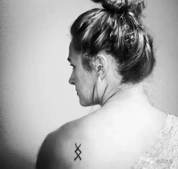 有寓意的纹身字母短，有寓意的纹身字母短句（这些纹身符号的背后含义）