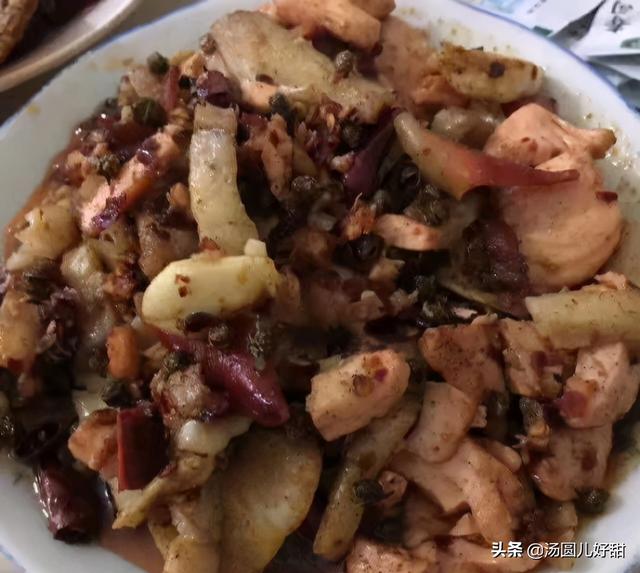 葫芦娃的爷爷叫什么名字，葫芦娃的爷爷叫什么名字最好听（动画片葫芦娃里的老头叫什么名字）