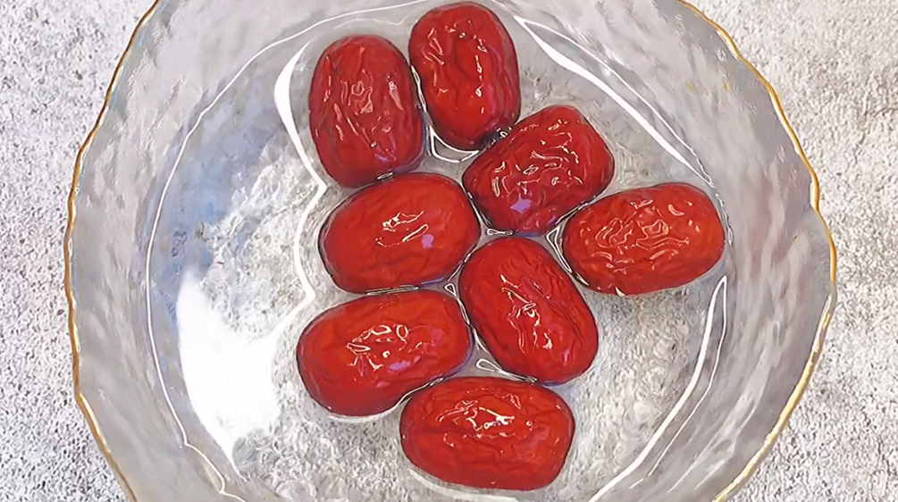 图片[3]-【苹果红枣汤】做法步骤图 营养美味 全家人都可以吃-起舞食谱网