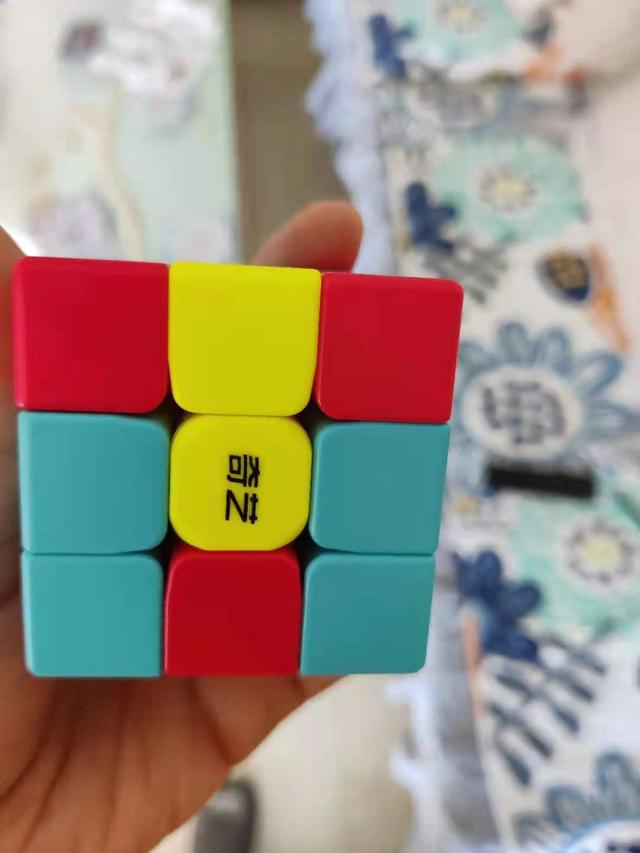 简单魔方七步口诀，简单魔方七步口诀完整版（<儿子幼儿园的兴趣课）