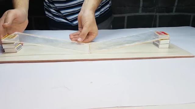 简易飞机模型制作，100个简单的科技小制作_100个简单的科技小制作视频_100个简单的科技小制作不倒翁（用竹蜻蜓原理做一个简易飞机）