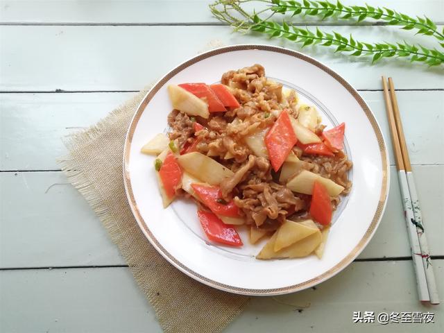 羊肉配什么菜好吃，这个季节吃羊肉配什么菜好吃（羊肉片别总是涮着吃）