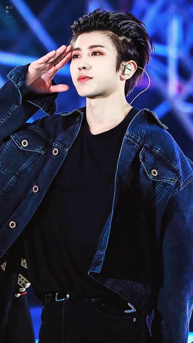 蔡徐坤微信头像，蔡徐坤（壁纸 ， 蔡徐坤壁纸，头像）