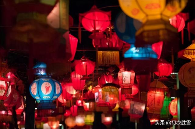 去年元夜时花市灯如昼，去年元夜时花市灯如昼的意思（细赏唯美元夕宋词：花市灯如昼）