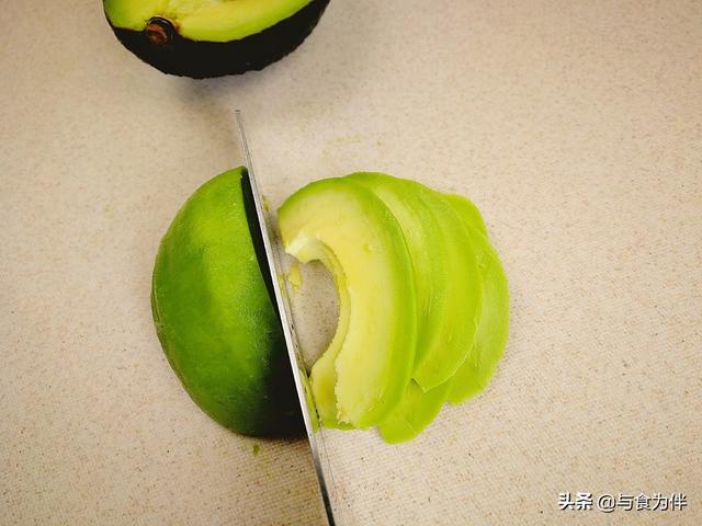 鳄梨要怎么吃好，鳄梨怎么吃最好（钟南山教授推荐的这种“鳄梨”）