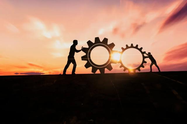 公司团建活动游戏，公司团建常做的小游戏（20个趣味团建活动游戏）