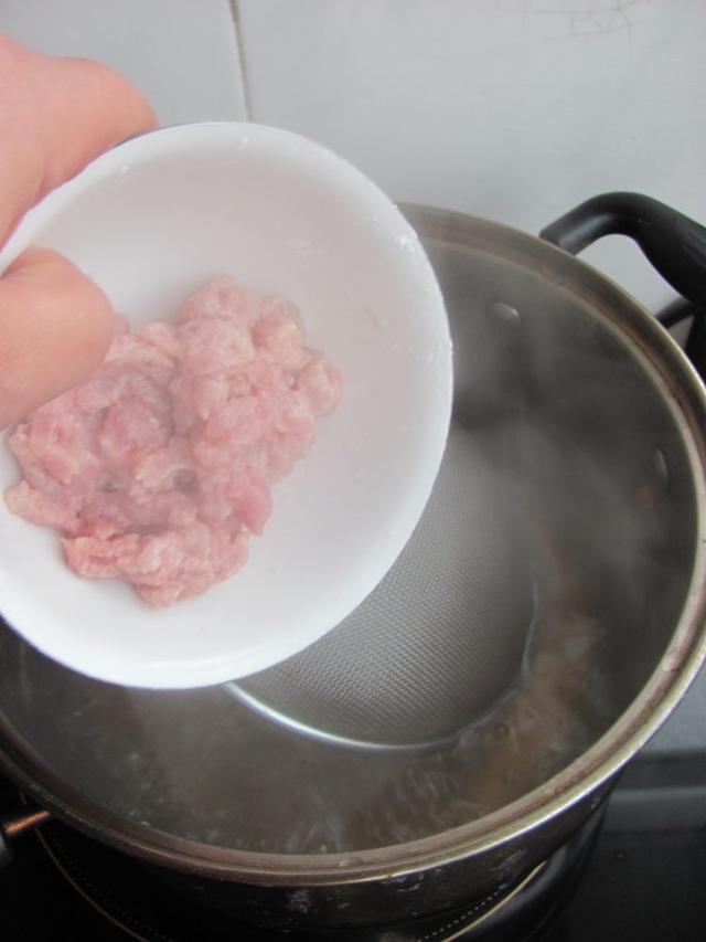 瘦肉粥怎么做好吃又营养丰富，瘦肉粥怎么做好吃又开胃（蔬菜瘦肉粥这样做简单、营养又暖胃）