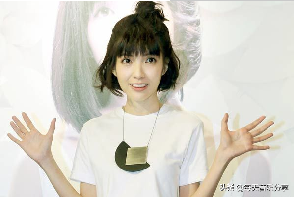 小蚂蚁真有趣歌词，小蚂蚁真有趣儿歌歌词（刷爆抖音蚂蚁呀嘿这首歌听过的都三十岁以上了）