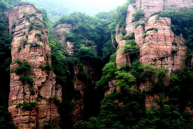 南阳有什么好玩的景点，河南省南阳市都有什么旅游景点（河南3个知名的龙潭风景区）