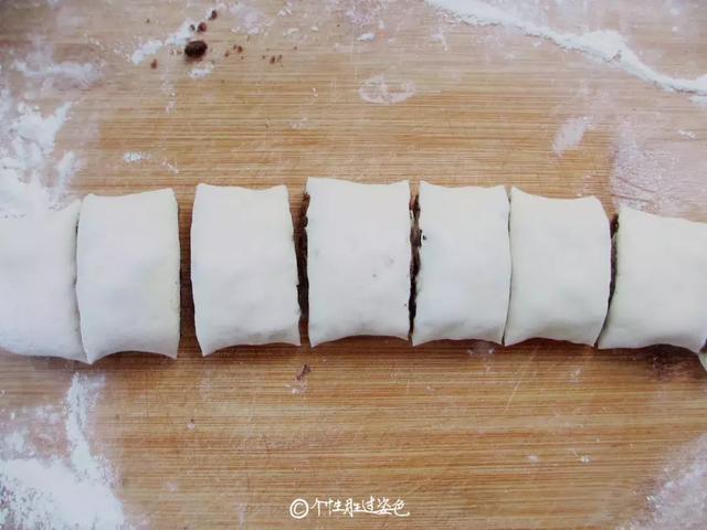 花卷馒头的做法大全，红糖花卷馒头这样做,面点菜鸟也能轻松驾驭哦