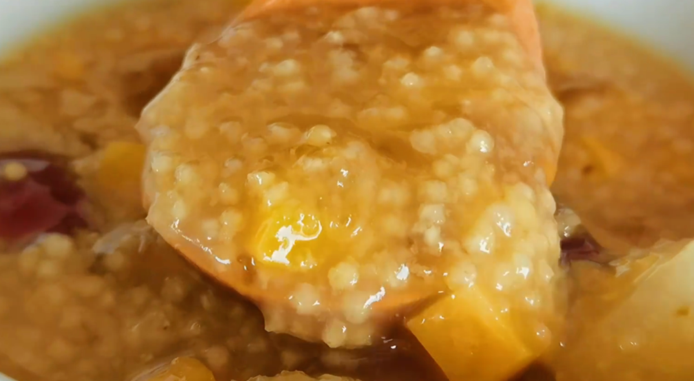 【桂圓紅棗小米粥】做法步驟圖 胃暖暖的 臉蛋也變得紅潤有光-起舞食譜網