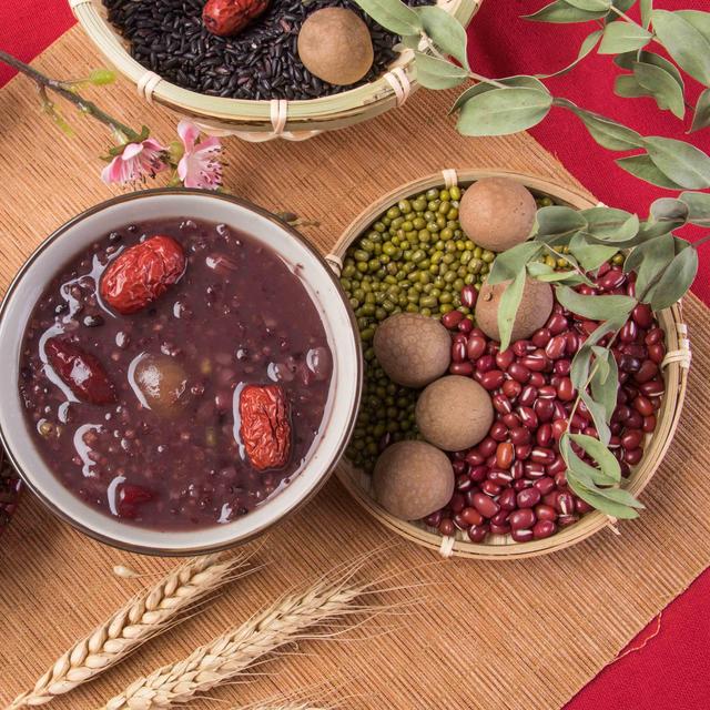 腊八节的祝福短信，给亲人的腊八节短信祝福语（浓情腊八节气暖冬祝福优美句子）