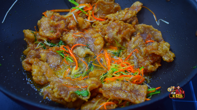 锅包肉是什么菜系，东北名菜锅包肉的家庭做法