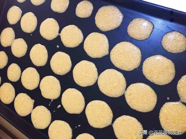 做芝麻脆饼的方法，芝麻饼脆饼的做法（童年时吃的芝麻脆饼）