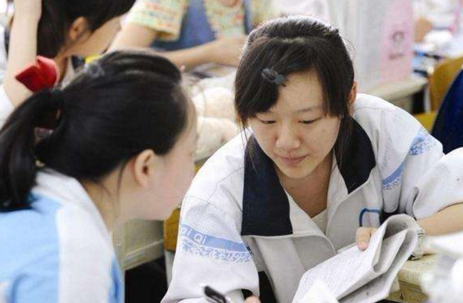 张艺兴学校（张艺兴在哈佛课堂被偶遇）