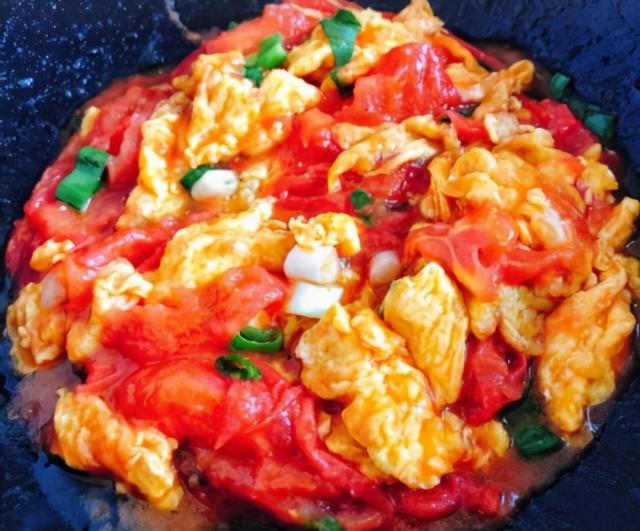 西红柿鸡蛋手擀面，怎样做美味的西红柿鸡蛋毛豆手擀面（做上一锅西红柿鸡蛋手擀面）