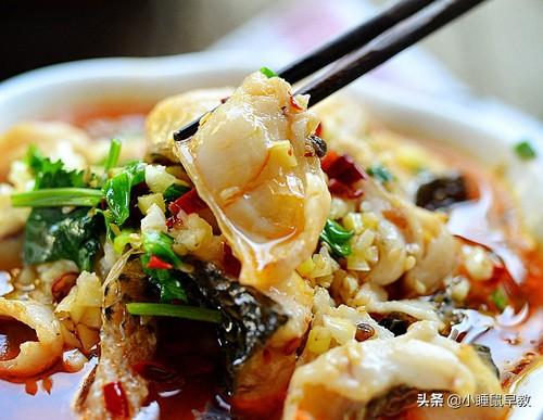 家常水煮鱼的做法，水煮鱼怎么做法才好吃视频（正宗水煮鱼家常做法）