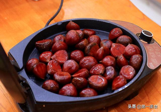 板栗怎么做好吃，板栗怎么做好吃不粘皮（板栗别再炒着吃了）