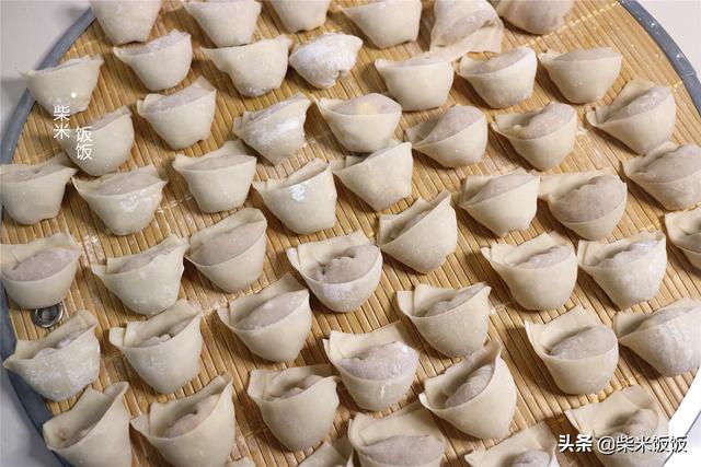 玉米水饺馅的做法，玉米瘦肉饺子的家常做法（我做了玉米馅的）