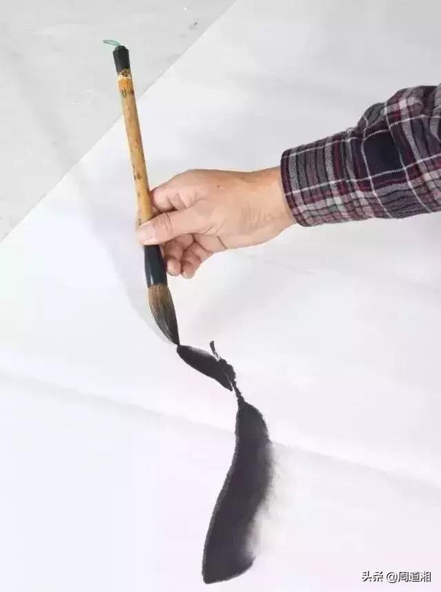 金鱼画法步骤图解,国画写意鲤鱼、金鱼的画法 金鱼画法步骤图解,国画写意鲤鱼、金鱼的画法