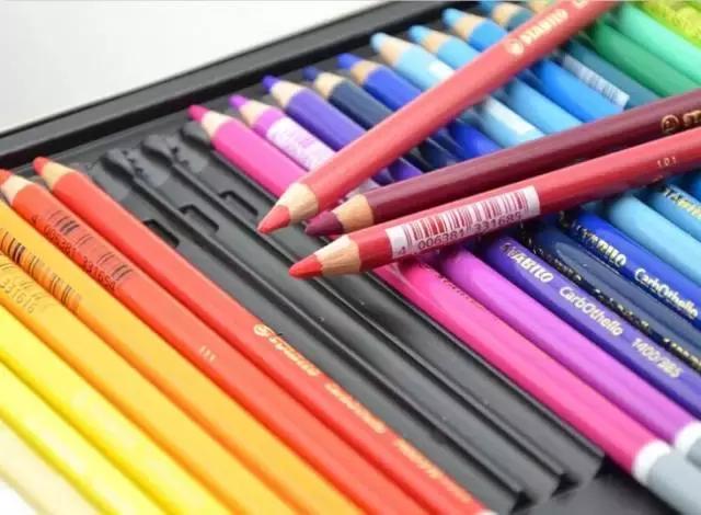 粉笔的成分是什么，粉笔界的劳斯莱斯（色粉笔用对了技法原来可以这么美）