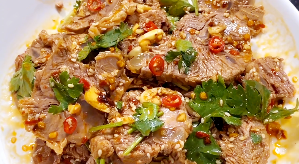 圖片[1]-【涼拌牛腱子】做法步驟圖 香辣開胃超入味 比買的好吃-起舞食譜網(wǎng)