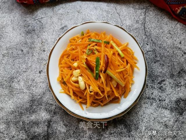 胡萝卜切丝怎么切，胡罗卜怎么炒好吃（看看别人家胡萝卜的做法）