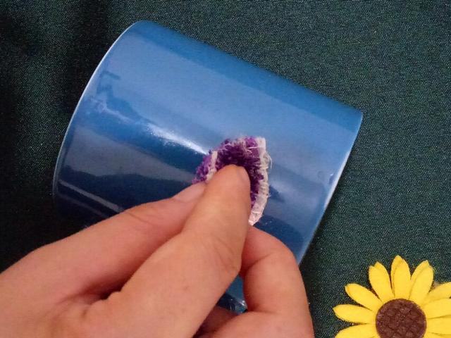 新塑料杯子第一次使用应该怎样处理，刚买来的塑料水杯使用前怎样处理一下（新生去除还不留痕迹）