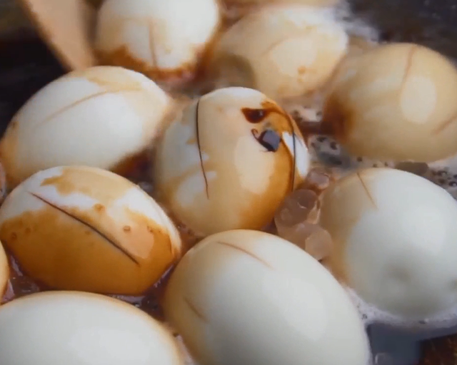 如何制作五香卤鸡蛋，自制五香卤鸡蛋的做法（农村老奶奶教你做卤鸡蛋）