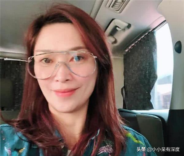 李克勤 - 再见演奏厅歌词是什么，李克勤红日原唱（李克勤老婆不仅低调）