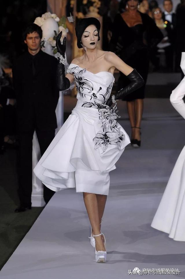 迪奥经典之作服装图，<迪奥>2007秋冬高定系列