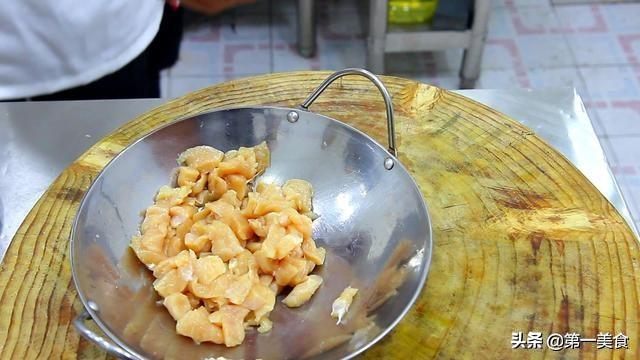 尖椒鸡丁最正宗的川菜做法，麻辣口味代表之一辣子鸡丁