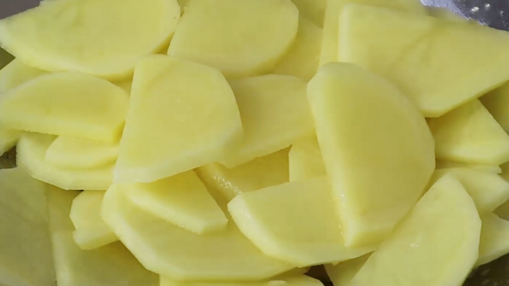 圖片[2]-【干鍋土豆片】做法步驟圖 香辣又下飯 好吃得停不下來-起舞食譜網