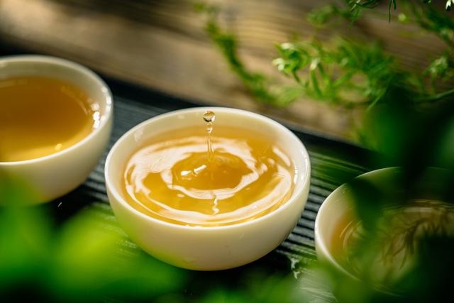 野生莓茶有什么功能，野生莓茶藤茶有什么功能（明朝士兵们打仗时常喝的“土家神茶”为何现在无人问津）