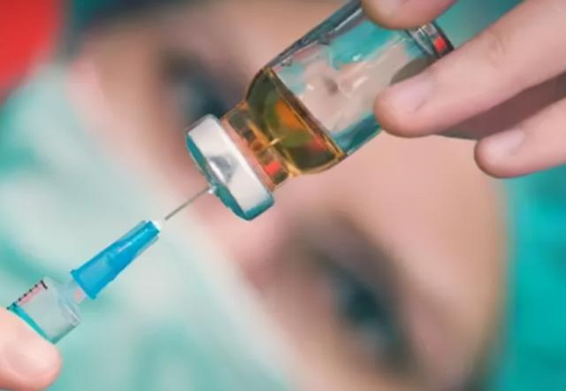 打第三针加强针需要戒酒吗，央视辟谣打疫苗喝酒吗（官方表示：有“5类人”需注意）