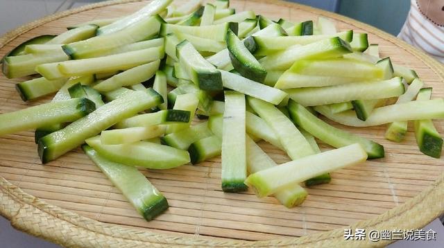 香辣萝卜干腌制方法，酸辣萝卜干的腌法（川味腌萝卜干的正宗做法）