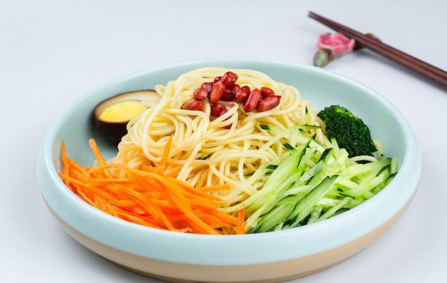 快手凉面的做法，网红凉面的做法（口感香辣面条爽滑q弹收藏了）