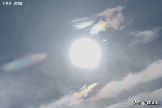 唯美清新爱心天空美图，唯美清新爱心天空美图大全（故宫上空现七彩祥云）