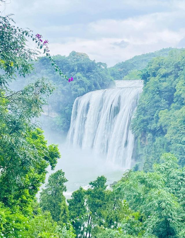 贵州必去十大景点，贵州旅游必去十大景点推荐（贵州旅行可去的十大景点）